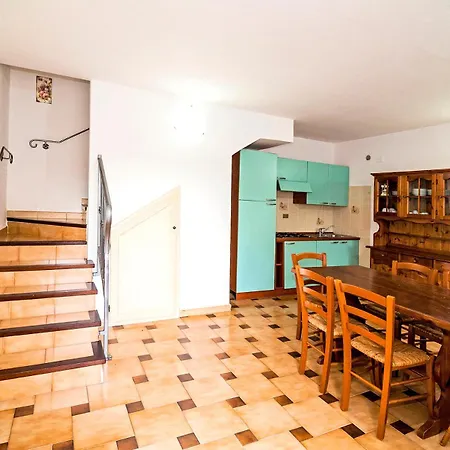 Lolivastro Three-room *