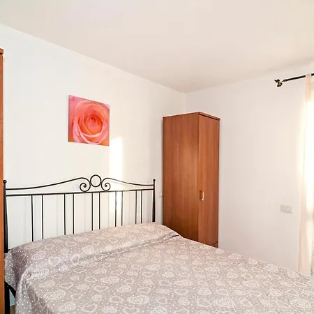 Apartman Lolivastro Three-room *
