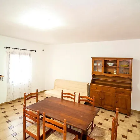 Lolivastro Three-room *